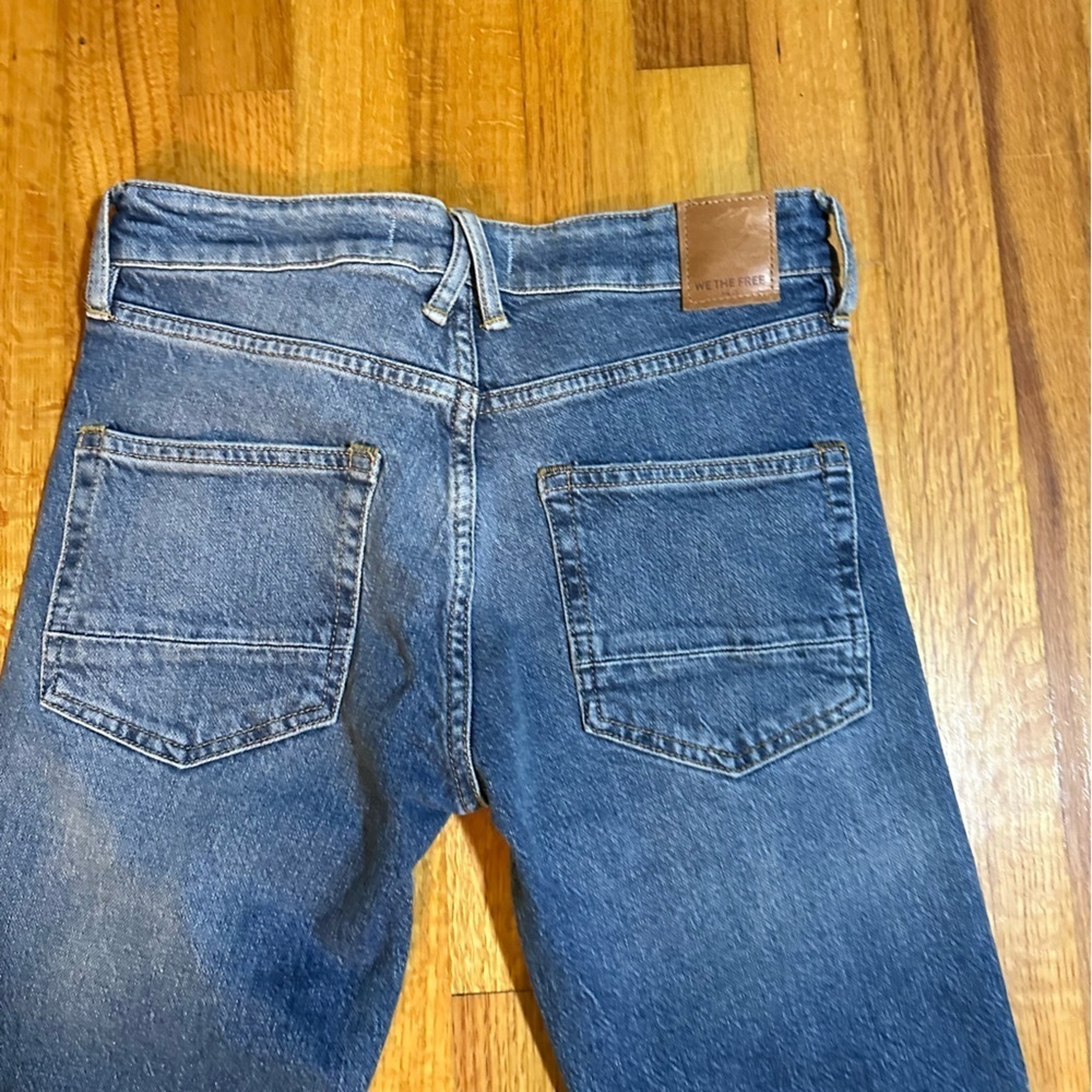 Free People We The Free Women's 24 Medium Wash Blue distressed Denim Jeans(a3